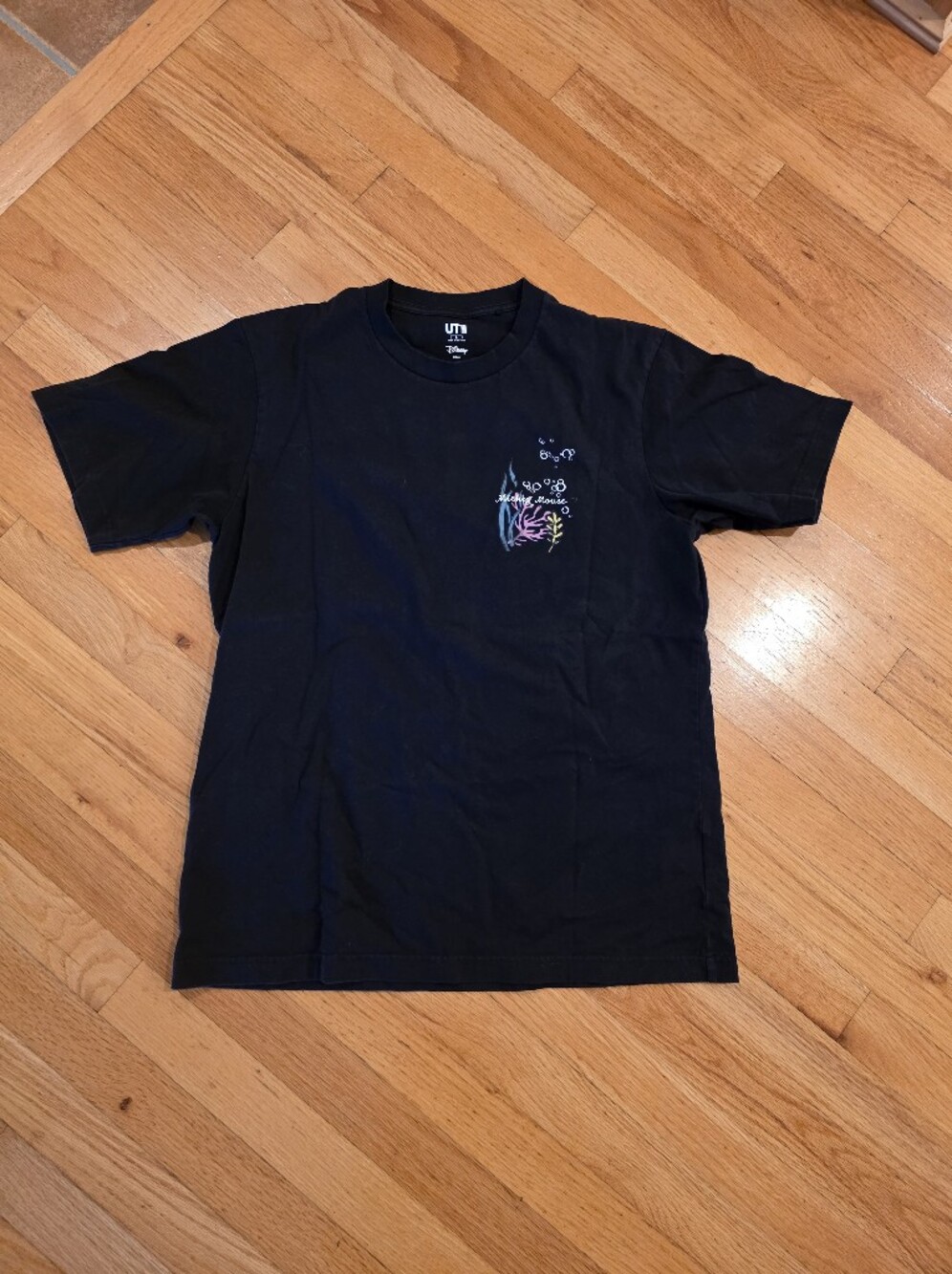 UNIQLO DISNEY MICKEY FACES MEN'S NAVY BLUE TSHIRT